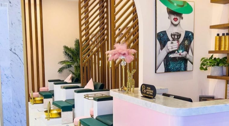 Picture showing the Royal Nails salon reception giving aesthetic & luxury vibes.